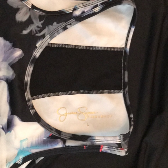 Jessica Simpson workout tank - Picture 3 of 3